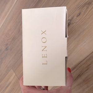 NEW in Box VTG Lenox Gallery Portrait Porcelain Cream Round Frame